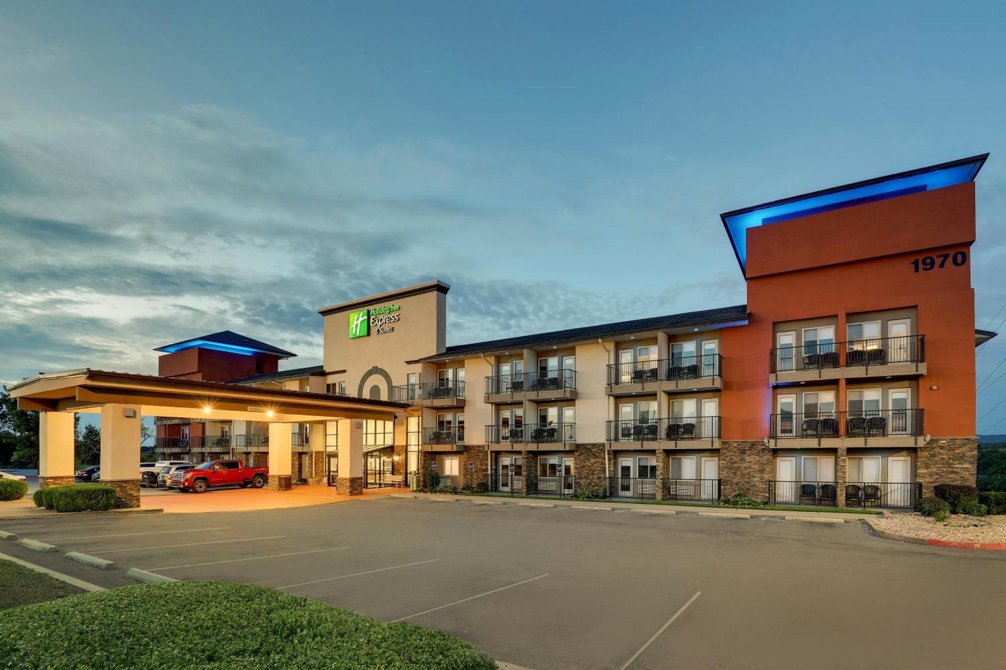 Holiday Inn Express Hotel & Suites Branson 76 Central By Ihg Exteriér fotografie